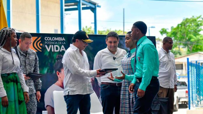 230527-01-Entrega-laboratorios-innovacion-educativa-TIC-San-Andres-1280
