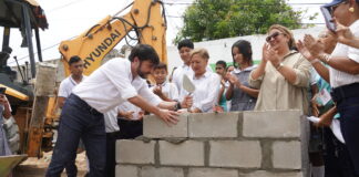 ALCALDE JAIME PUMAREJO PUSO LA PRIMERA PIEDRA PARA OFICIALIZAR LA AMPLIACIÓN DE LA IED CARRIZAL