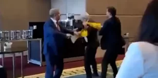 UN DIPUTADO UCRANIANO Y UNO RUSO SE FUERON A LOS GOLPES POR UNA BANDERA DE UCRANIA