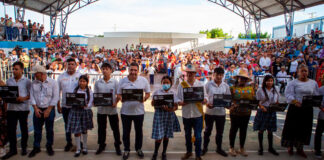GOBIERNO ENTREGÓ COMPUTADORES Y LABORATORIOS QUE BENEFICIARÁN A 47 MIL ESTUDIANTES DE LA GUAJIRA