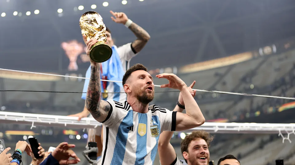 Los aficionados argentinos lloran ante la posibilidad de que messi no esté presente en el mundial del 2026