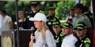 GOBERNADORA CELEBRA LLEGADA DE 300 POLICÍAS ADICIONALES AL ATLÁNTICO