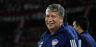 EL “BOLILLO” GÓMEZ PONE EN JUEGO SU PUESTO ESTA NOCHE EN MEDELLÍN