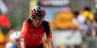 EGAN BERNAL SUFRIÓ UNA FUERTE CAÍDA EN LA ETAPA 15 DEL TOUR DE FRANCIA, PERO SIGUIÓ EN COMPETENCIA