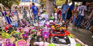 COMERCIANTES FORMALES E INFORMALES DE LA PLAZA SAN NICOLÁS SOLICITAN POR SEGUNDA VEZ AL ALCALDE QUE LA FERIA TRADICIONAL DEL JUGUETE VUELVA AL CENTRO DE BARRANQUILLA