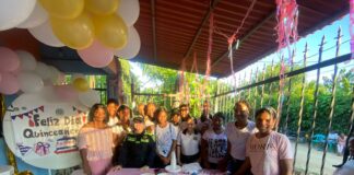 WENDY CELEBRÓ SUS QUINCE AÑOS CON TODAS LAS DE LA LEY, GRACIAS A LA POLICÍA NACIONAL