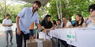 ALCALDE JAIME PUMAREJO HEINS YA EJERCIÓ SU DERECHO AL VOTO