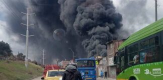 UN VORAZ INCENDIO CONSUMIÓ CINCO VIVIENDAS EN CERCANÍAS DEL HOSPITAL MEISSEN EN EL SUR DE BOGOTÁ