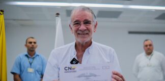 VERANO RECIBE CREDENCIAL QUE LO ACREDITA COMO NUEVO MANDATARIO DEL ATLÁNTICO