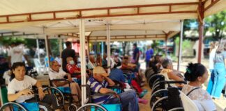 COMERCIANTES DE MAGANGUÉ, LES ADELANTAN LA NAVIDAD A 58 PERSONAS EN CONDICIÓN DE DISCAPACIDAD, CON LA ENTREGA DE SILLA DE RUEDAS