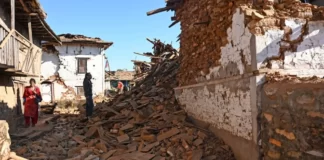 YA SON MÁS DE 150 LOS FALLECIDOS POR UN TERREMOTO EN NEPAL