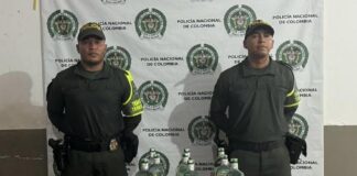 ¡CUIDADO CON LO QUE TOMA! POLICÍA INCAUTA 50 BOTELLAS DE LICOR ADULTERADO QUE IBAN A SER VENDIDAS EN NAVIDAD