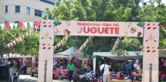 YA ABRIÓ LA TRADICIONAL FERIA DEL JUGUETE