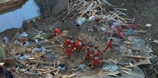 UN TEMBLOR EN CHINA DEJÓ POR LO MENOS 118 MUERTOS Y 200 HERIDOS