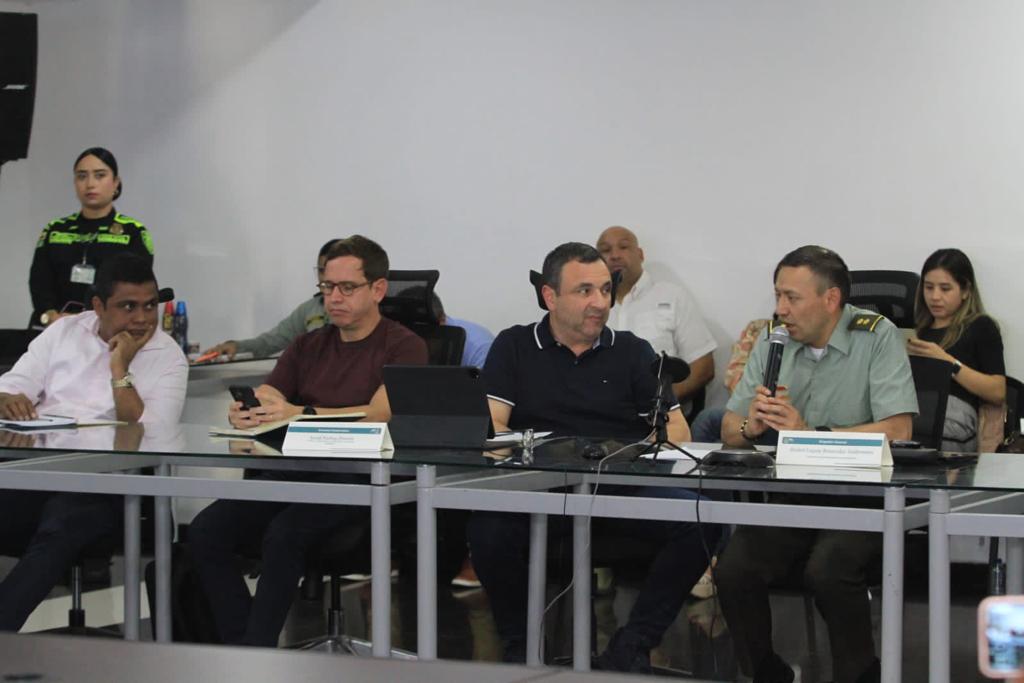 Distrito, polícia y gremios hacen equipo para trabajar por la seguridad