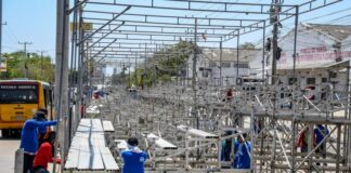 ARRANCA EL MONTAJE DE LOS PALCOS EN LA VÍA 40 Y CON ESTE LAS RESTRICCIONES A LA MOVILIDAD