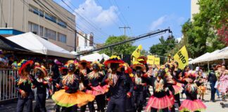 DE TRABAJAR EN LAS CALLES A DERROCHAR TALENTO EN CARNAVAL DE LOS NIÑOS