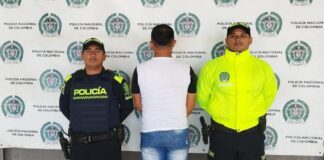 TOCABA LAS PARTES ÍNTIMAS DE SU HIJASTRA MIENTRAS LA LLEVABA EN LA MOTO AL COLEGIO