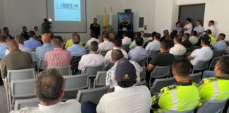 COMANDANTE DE LA REGIÓN DE POLICÍA NO.8 SE REUNIÓ CON LOS INTEGRANTES DEL FRENTE DE SEGURIDAD EMPRESARIAL DE BARRANQUILLA