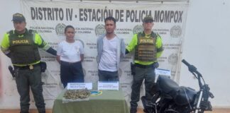 UN HOMBRE Y UNA MUJER QUE SE MOVILIZABAN EN UNA MOTOCICLETA FUERON CAPTURADOS TRANSPORTANDO MARIHUANA