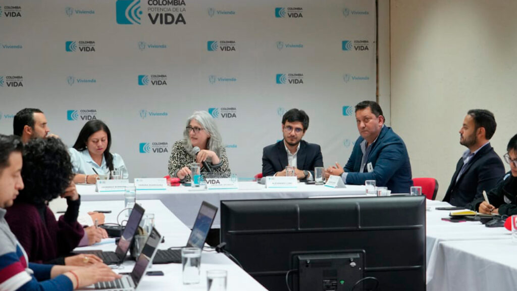 Gobierno y sector financiero ven condiciones favorables para reactivar la compra de vivienda en 2024