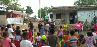 EN EL BARRIO LA ESPERANZA EN ARJONA, POLICÍA DE BOLÍVAR CONMEMORA EL MES DE LA NIÑEZ CON MÁS DE 200 NIÑOS