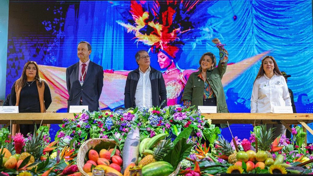 Presidente petro dice que la agricultura, el turismo y la industria deben ser los motores del desarrollo de Colombia
