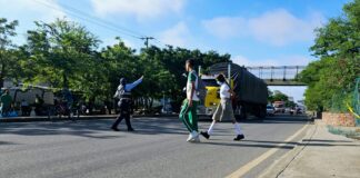 TRÁNSITO DE SOLEDAD IMPLEMENTO PASO PEATONAL, TRAS EL CIERRE DEL PUENTE PEATONAL