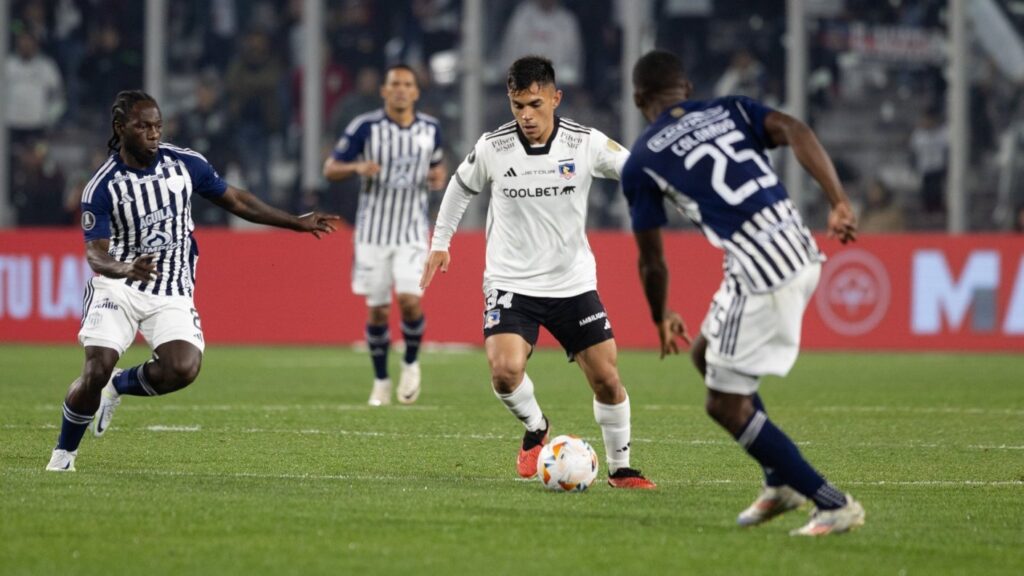 Junior perdió 1-0 con colo colo, pero tiene todo para pasar en casa