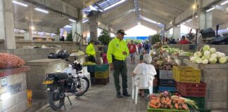 LA POLICÍA METROPOLITANA SE TOMA EL MERCADO PÚBLICO