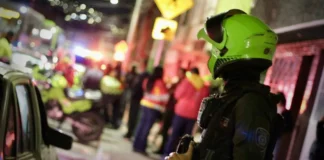 TRES POLICÍAS FUERON HERIDOS POR SUJETOS QUE SE OPUSIERON A UNA REQUISA EN BOGOTÁ