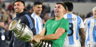 EMILIANO ‘EL DIBU’ MARTÍNEZ SE PERDERÁ LOS PRÓXIMOS DOS PARTIDOS DE ELIMINATORIAS POR UNA SANCIÓN