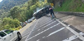 UN ACCIDENTE EN UNA VÍA DE CUNDINAMARCA DEJÓ CINCO PERSONAS MUERTAS
