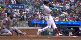 GRAN ACTUACIÓN DE ‘GIO’ URSHELA EN EL PASO DE LOS BRAVOS A LA POSTEMPORADA