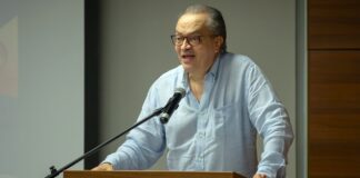 FERNANDO CARRILLO REFLEXIONA SOBRE LOS DESAFÍOS DE LA DEMOCRACIA EN SU NUEVO LIBRO