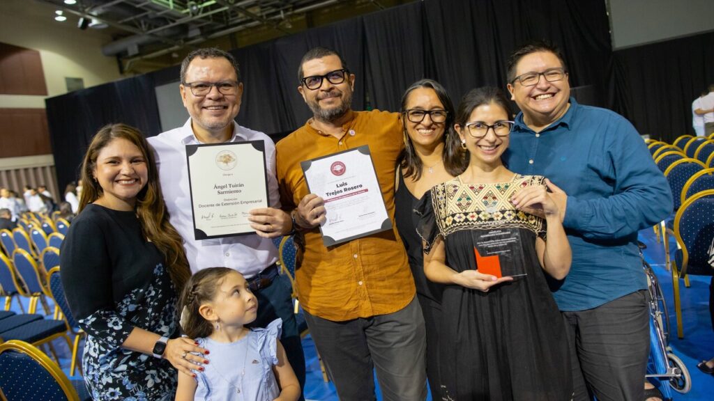 Uninorte celebra el compromiso y la excelencia educativa de sus docentes