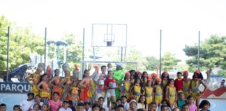 VICTORIA Y SAMUEL, REYES DEL CARNAVAL DE LOS NIÑOS 2025, CELEBRAN VELITAS ‘PINTA AL PARQUE’