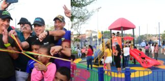 CON UN AMBIENTE NAVIDEÑO, ALCALDE CHAR ENTREGA EL PARQUE VILLA DEL ROSARIO