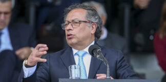 “ESCLAVISTAS”: ASÍ LLAMÓ EL PRESIDENTE PETRO A LOS MONARCAS DE REINO UNIDO