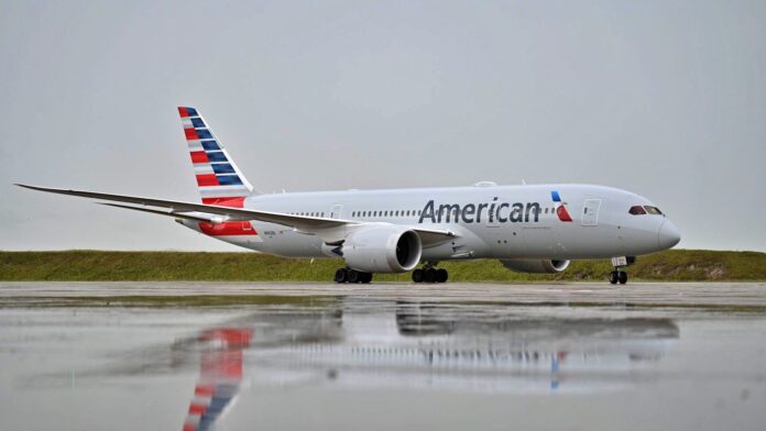 aeropuerto-carrasco-american-airlines-boeing-787-8-30oct2023