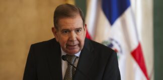 Edmundo González viaja a Oslo para asistir al Nobel de la Paz otorgado a María Corina Machado