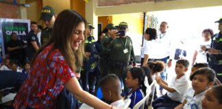PRIMERA DAMA, KATIA NULE, ACOMPAÑA EL REGRESO A CLASES CON LA ENTREGA DE KITS ESCOLARES