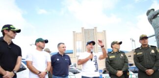 MÁS HERRAMIENTAS PARA LA POLICÍA: ALCALDE CHAR ENTREGÓ OTROS 20 CAI MÓVILES A LA OPERACIÓN
