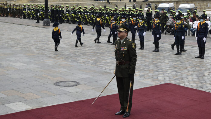 250218-general-Carlos-Fernando-Triana-asume-como-director-Policia-1280