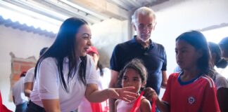 “NO NOS OLVIDÓ”: ESAS FUERON LAS PALABRAS DE LOS HABITANTES DE LA BENDICIÓN DE DIOS, CUANDO EL GOBERNADOR VERANO LES ENTREGÓ AYUDAS
