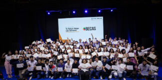 298 NUEVOS BECARIOS SE UNIERON A LA COMUNIDAD ESTUDIANTIL ESTE SEMESTRE