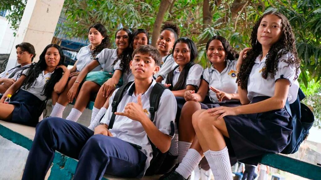 Gobierno Nacional llega a Becerril con universidad pública para más de 2 mil jóvenes