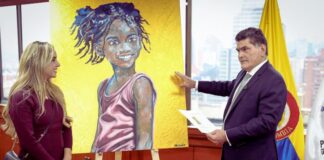 Procurador General recibió obra de artista colombiana y anunció espacio para el arte en la Procuraduría
