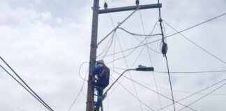 Trabajos eléctricos en un sector del barrio San Roque
