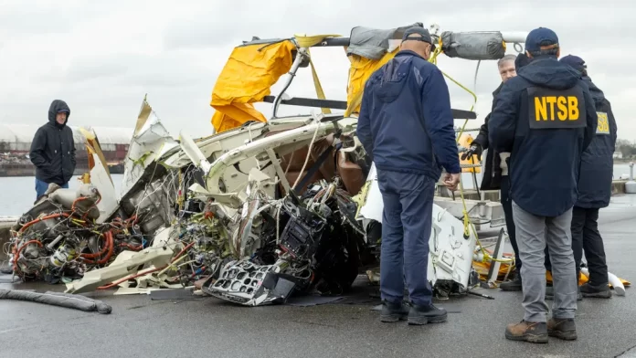 las-tres-hipotesis-que-se-barajan-en-el-accidente-del-helicoptero-de-nueva-york_52b6